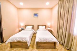Отель Green Corner Hotel Тбилиси Двухместный номер с 1 кроватью или 2 отдельными кроватями-10